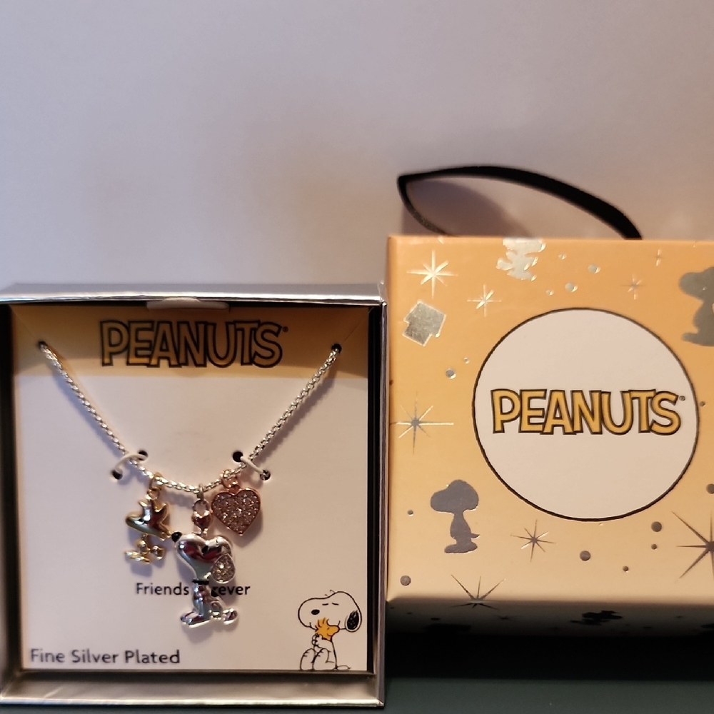 PEANUTS Necklace